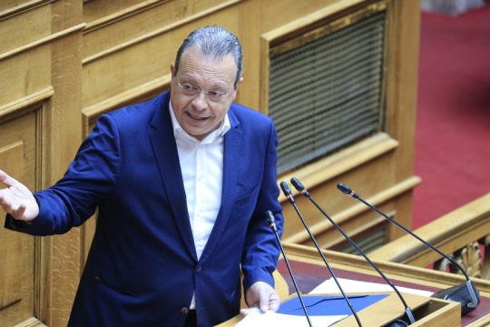 Φάμελλος: Η κυβέρνηση τροφοδοτεί με υπερκέρδη τη ΔΕΗ, τα διυλιστήρια και τα γαλάζια παιδιά του Στάσση και του CVC